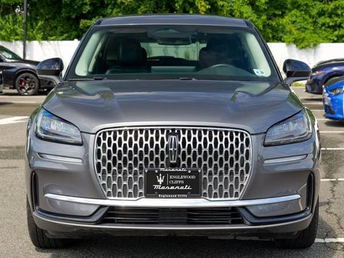 Used 2023 Lincoln Corsair AWD image 2