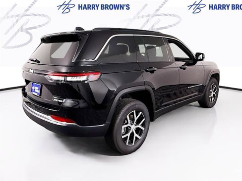 Used 2025 Jeep Grand Cherokee Limited w/ Trailer Tow Package AWD/4WD image 31