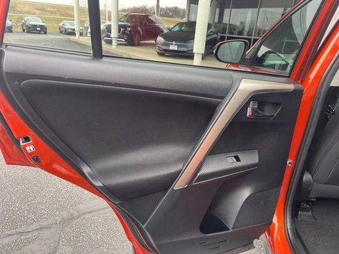 Used 2015 Toyota RAV4 XLE image 17