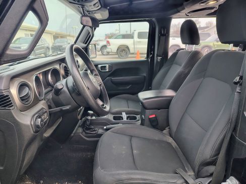 Used 2018 Jeep Wrangler Sport image 10