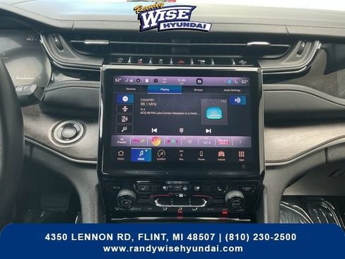 Used 2022 Jeep Grand Cherokee L Limited w/ Luxury Tech Group II AWD/4WD image 22