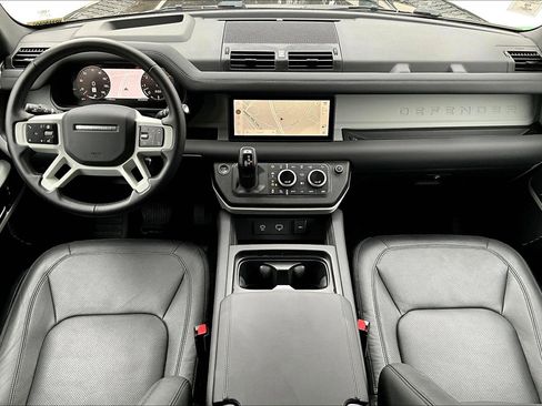 Used 2024 Land Rover Defender 110 SE image 16