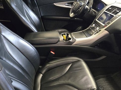 Used 2019 Lincoln Nautilus Select image 4