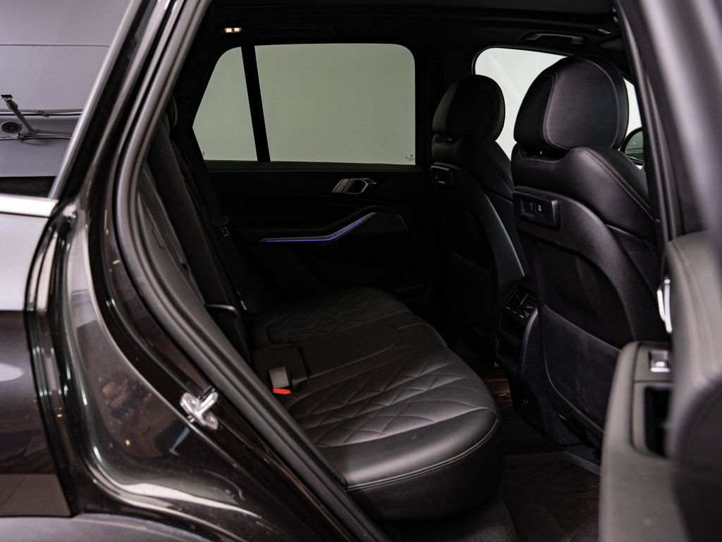 Used 2023 BMW X5 xDrive40i AWD/4WD image 45