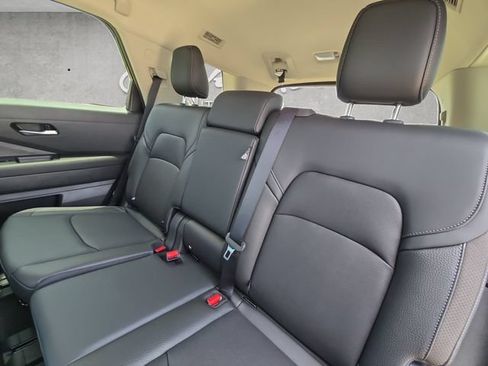 New 2026 Nissan Pathfinder SL FWD image 22