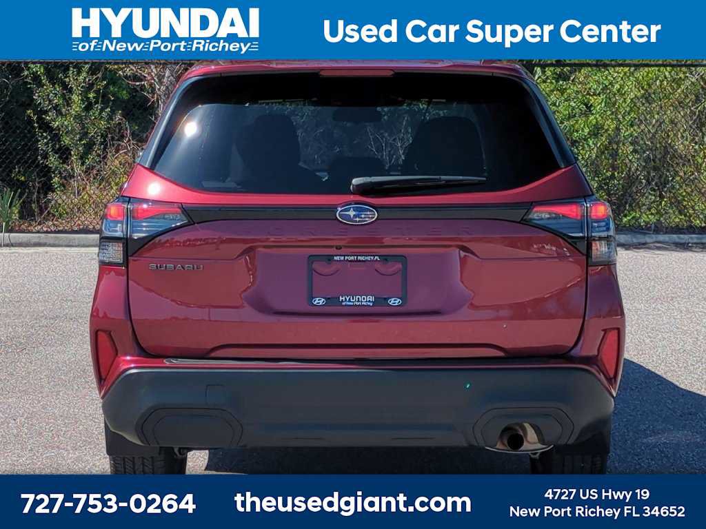 Used 2025 Subaru Forester Premium AWD/4WD image 4