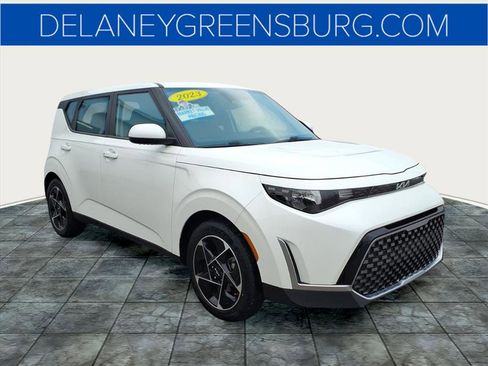 Used 2023 Kia Soul EX image 1