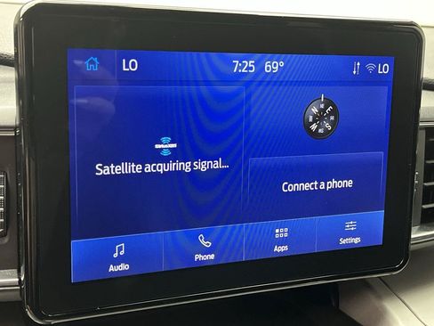 Used 2024 Ford Explorer XLT w/ Equipment Group 202A AWD/4WD image 25