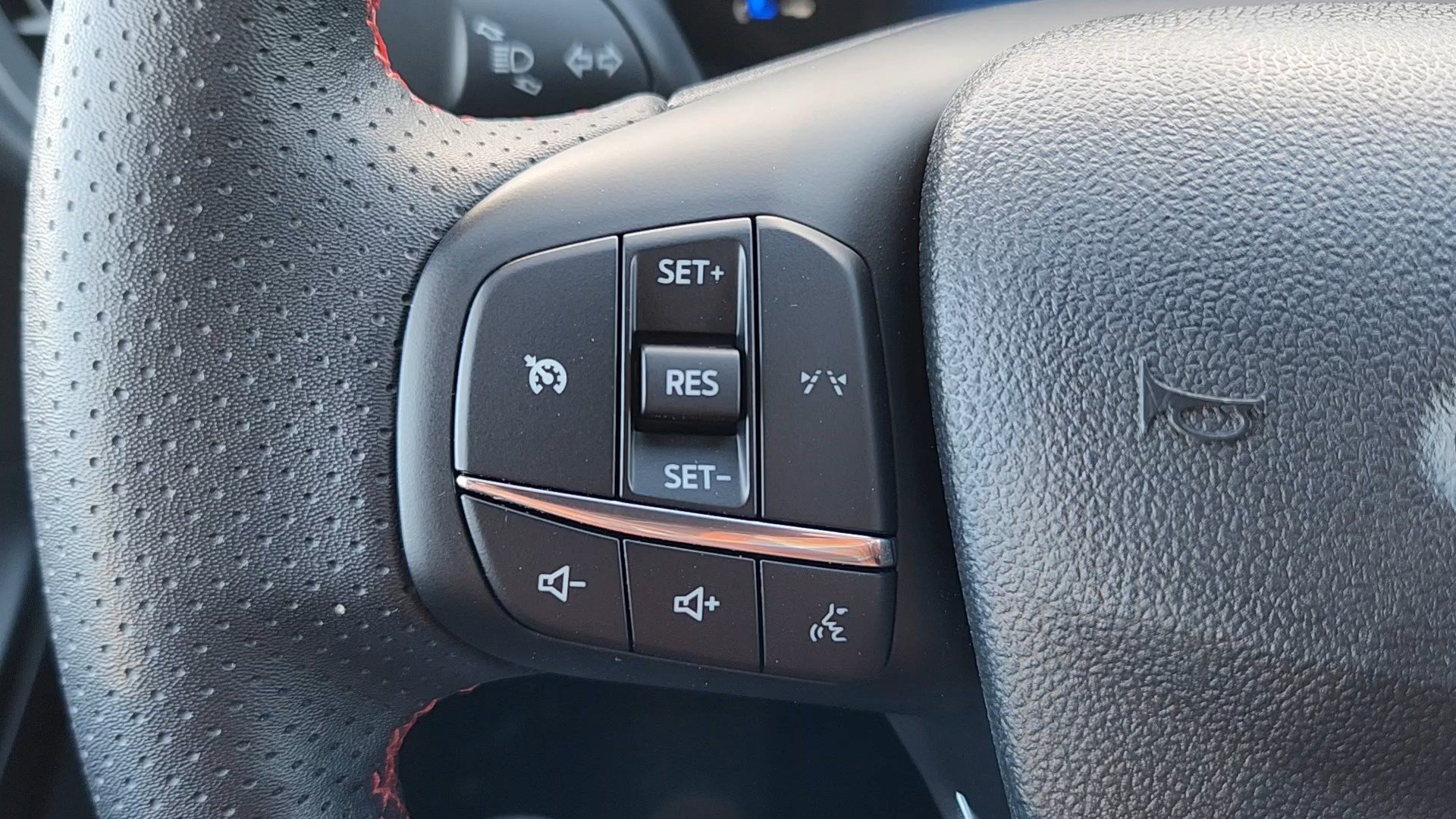 Certified 2026 Ford Escape ST-Line AWD/4WD image 12