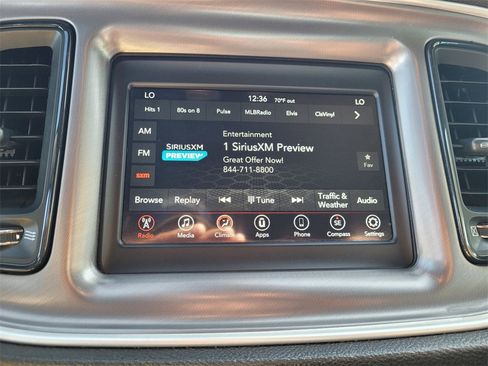 Used 2022 Dodge Challenger SXT image 17