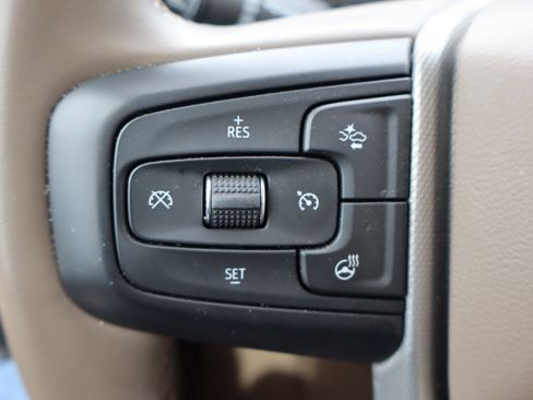 Used 2023 GMC Yukon Denali image 23