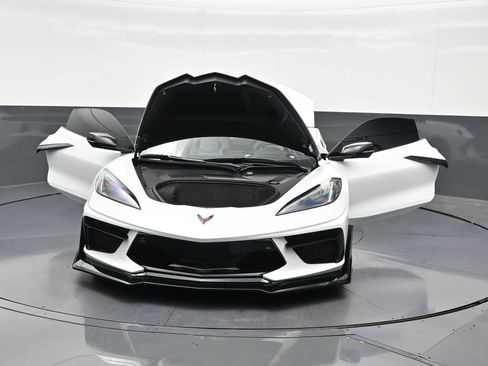 Used 2025 Chevrolet Corvette Stingray Preferred Conv w/ Z51 Performance Package RWD image 39