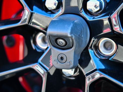 Used 2025 Jeep Wrangler Sahara image 41