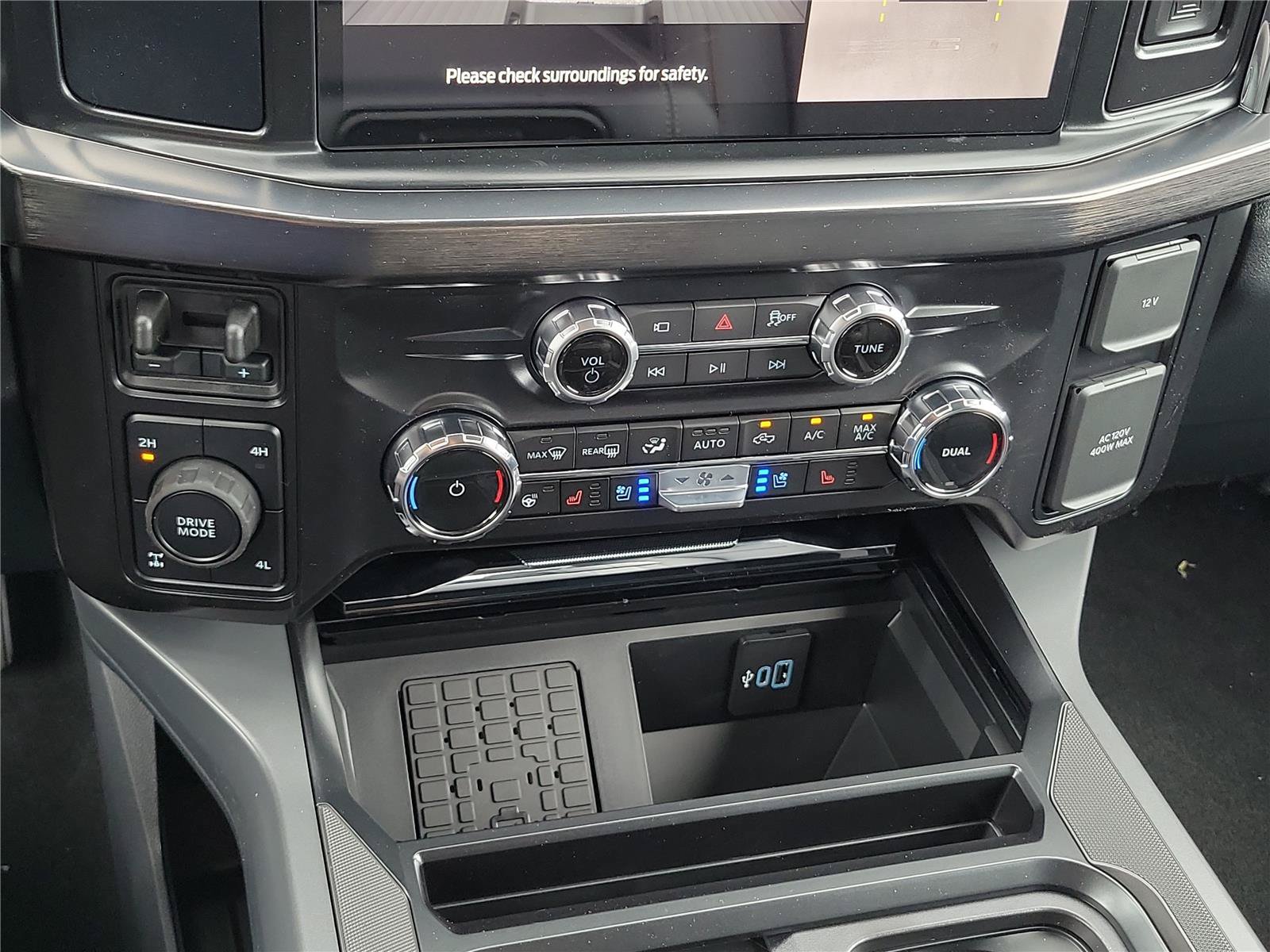 New 2026 Ford F250 Lariat w/ Black Appearance Package AWD/4WD image 29