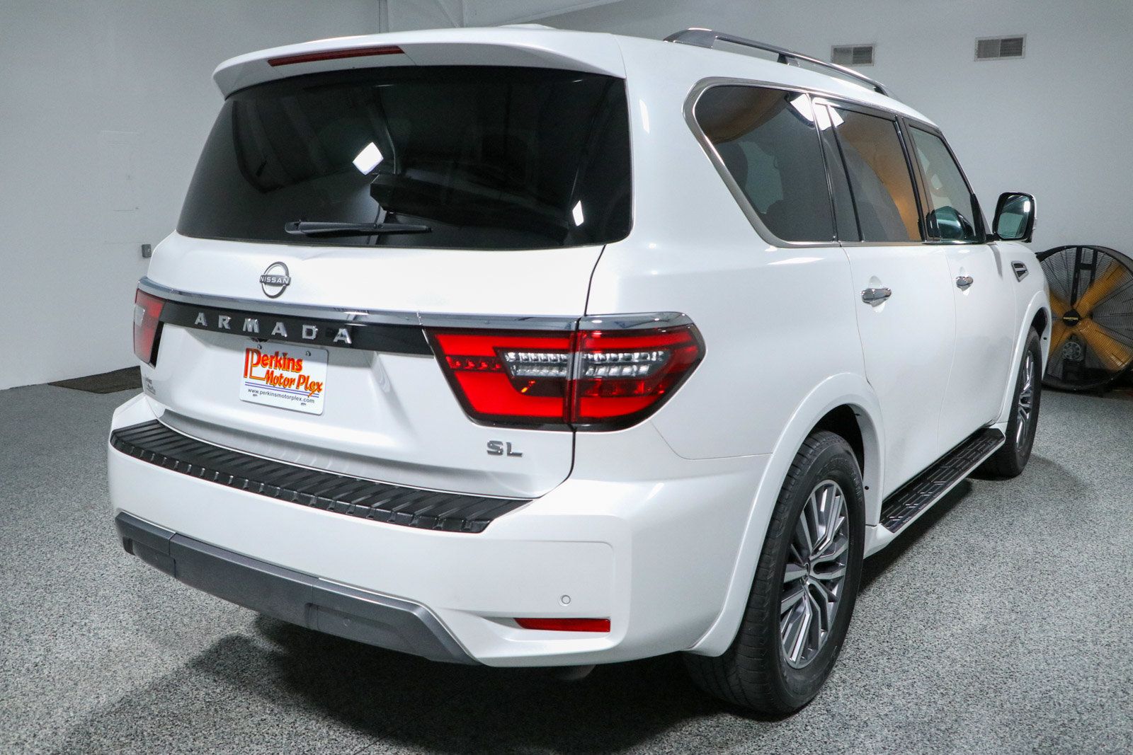 Used 2023 Nissan Armada SL w/ Captain's Chairs Package RWD image 7