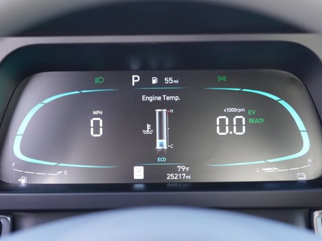 Used 2025 Hyundai Elantra Hybrid FWD image 17