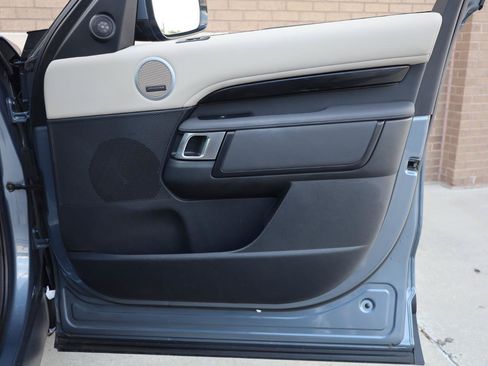 Used 2019 Land Rover Discovery SE AWD/4WD image 33