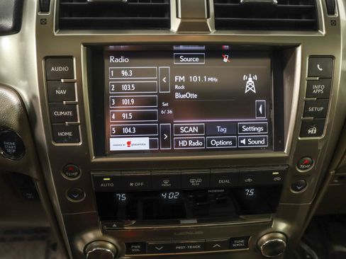 Used 2018 Lexus GX 460 w/ Navigation Package image 31