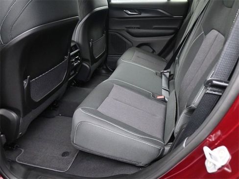 New 2025 Jeep Grand Cherokee Laredo image 39