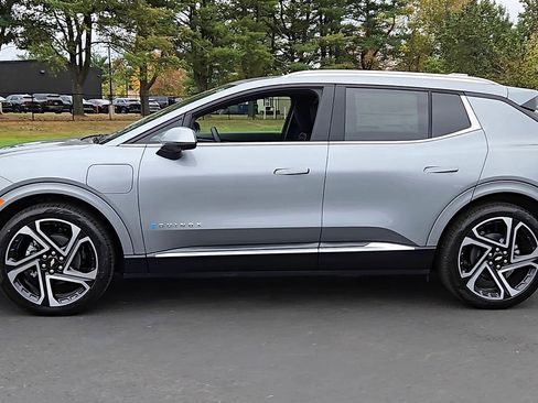 New 2026 Chevrolet Equinox EV LT w/ Convenience Package II image 9