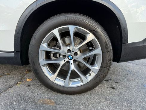 Used 2024 BMW X5 xDrive40i w/ Premium Package image 28