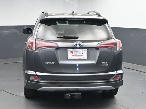 Used 2018 Toyota RAV4 XLE w/ Convenience Package image 7