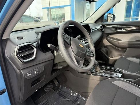 New 2026 Chevrolet TrailBlazer LT image 2
