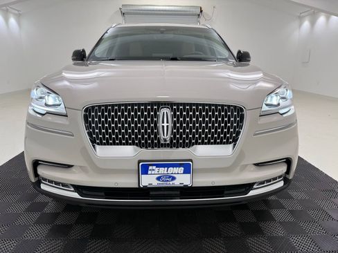 Used 2023 Lincoln Aviator Reserve w/ Equipment Group 201A image 2