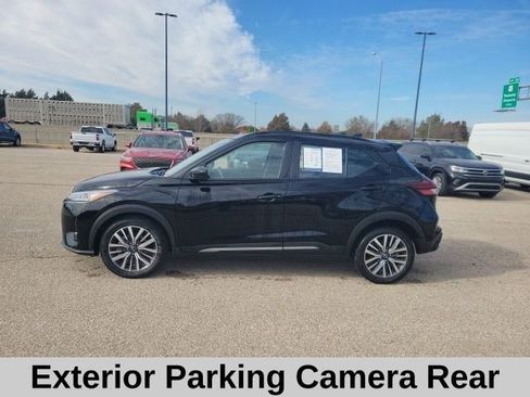 Used 2024 Nissan Kicks SR image 3