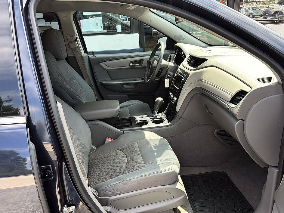 Used 2016 Chevrolet Traverse LT AWD/4WD image 40