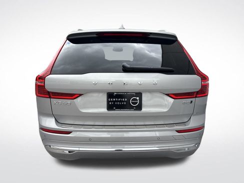 Certified 2023 Volvo XC60 B5 Ultimate w/ Climate Package image 4