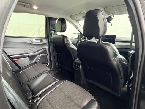 Used 2025 Ford Escape SE FWD image 38