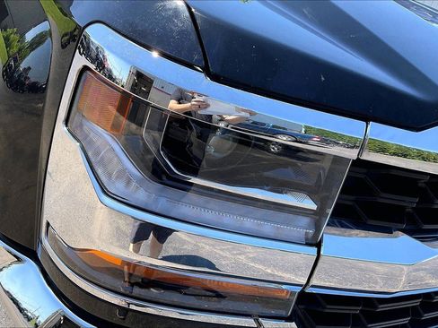 Used 2018 Chevrolet Silverado 1500 LT w/ All Star Edition AWD/4WD image 27