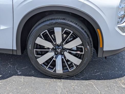 New 2026 Mitsubishi Outlander SE FWD image 10