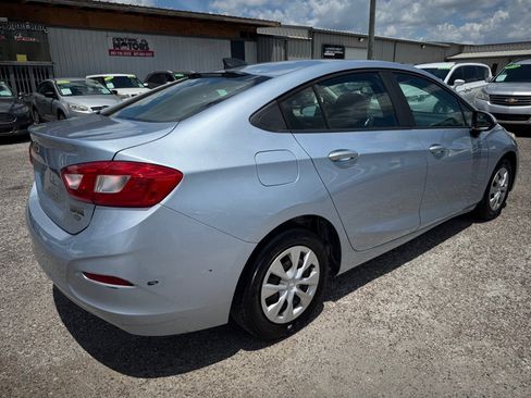 Used 2017 Chevrolet Cruze LS FWD image 5