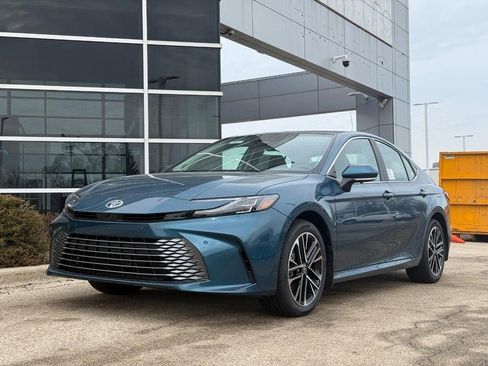 New 2026 Toyota Camry XLE image 7