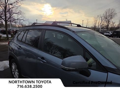 Used 2023 Toyota Corolla Cross LE image 3