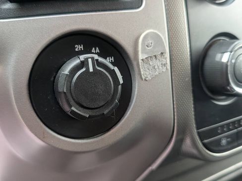 Used 2017 Ford Expedition XLT AWD/4WD image 19