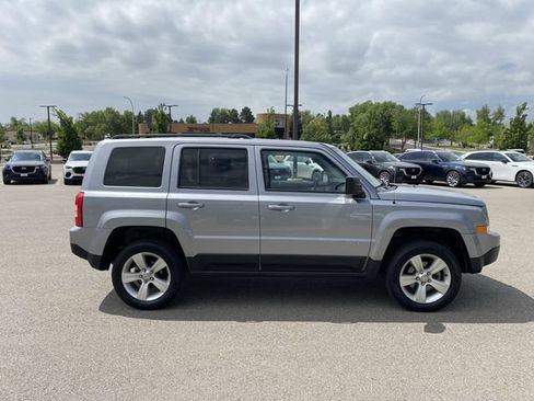 Used 2016 Jeep Patriot Latitude AWD/4WD image 6