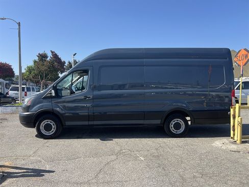 Used 2019 Ford Transit 250 148 High Roof Extended RWD image 4