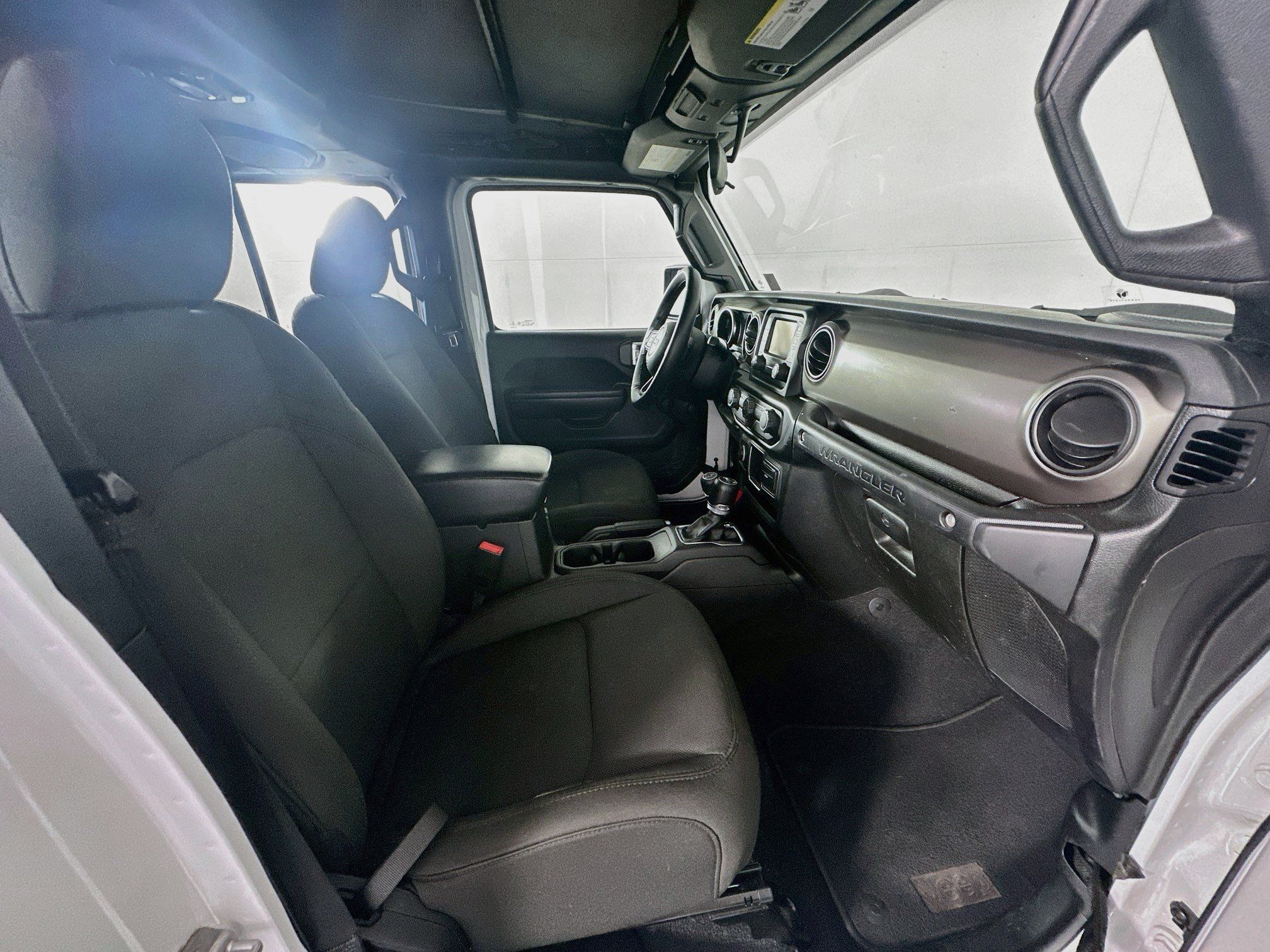 Used 2018 Jeep Wrangler Unlimited Sport AWD/4WD image 28