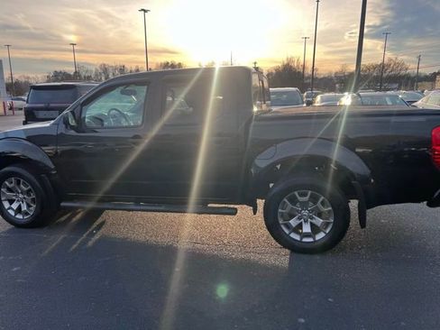 Used 2021 Nissan Frontier SV image 8