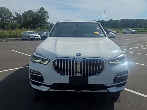 Used 2019 BMW X5 xDrive40i w/ Premium Package 2 AWD/4WD image 2
