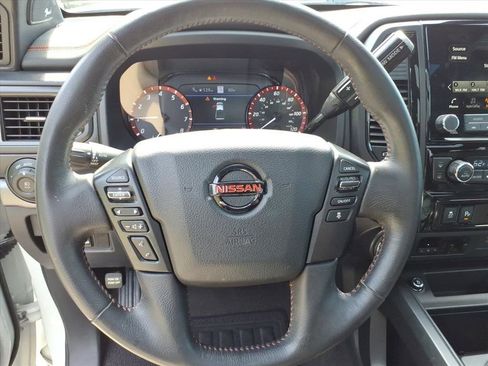 Used 2021 Nissan Titan PRO-4X w/ Pro-4x Convenience Package AWD/4WD image 30