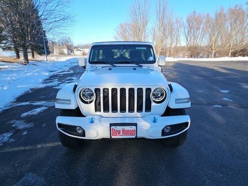 Used 2022 Jeep Wrangler Unlimited Sahara image 9