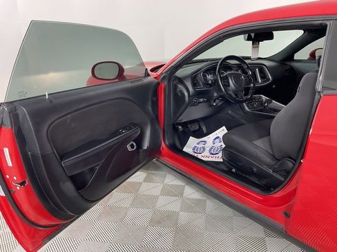 Used 2022 Dodge Challenger GT image 11