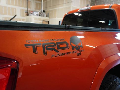 Used 2017 Toyota Tacoma TRD Sport image 13