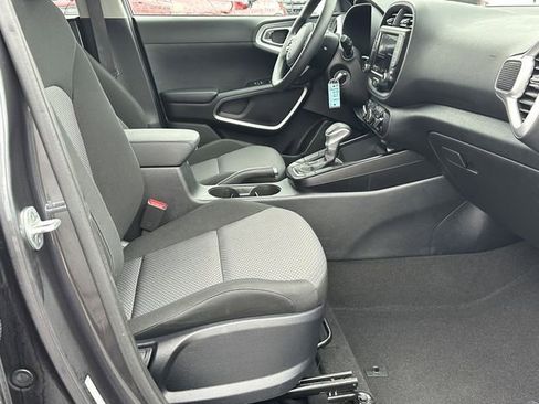 Used 2022 Kia Soul LX w/ Technology Package image 14