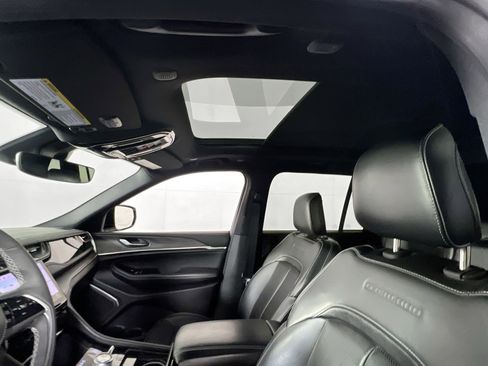 Used 2023 Jeep Grand Cherokee Overland image 23