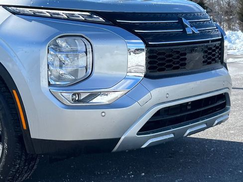 Used 2024 Mitsubishi Outlander SE image 7